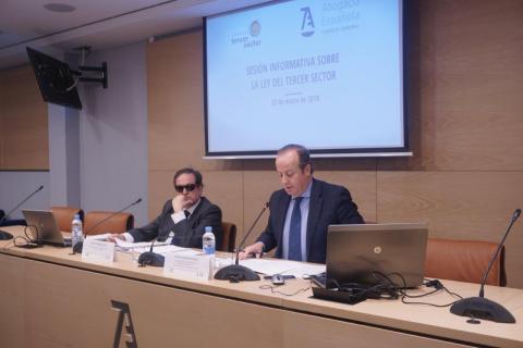 foto durante la sesión informativa de la Ley del Tercer Sector